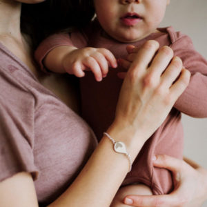 Pulsera Gota con Corazón de Leche Materna_